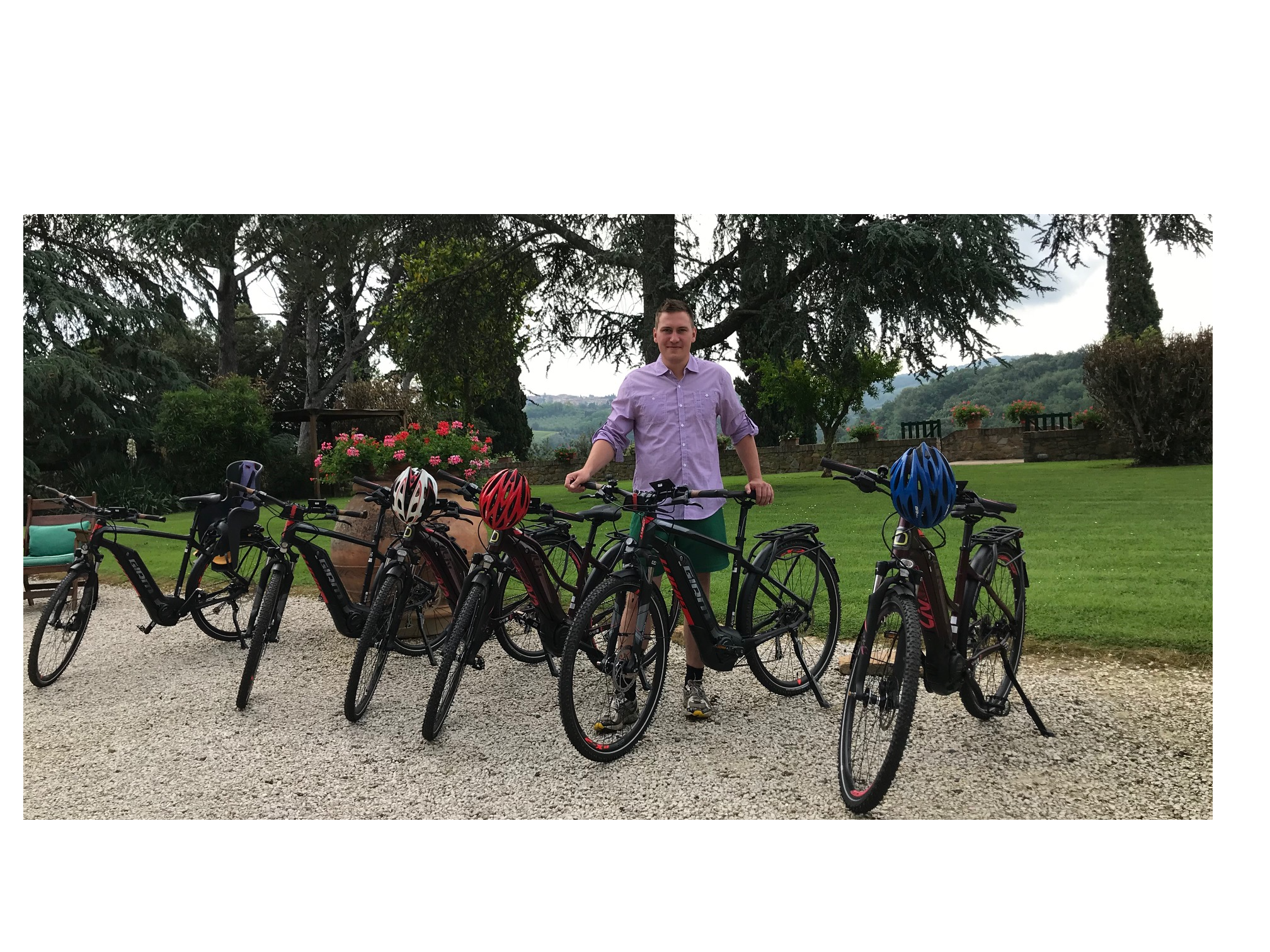 e-bike Guided Tour for big family from Montaione to San Gimignano