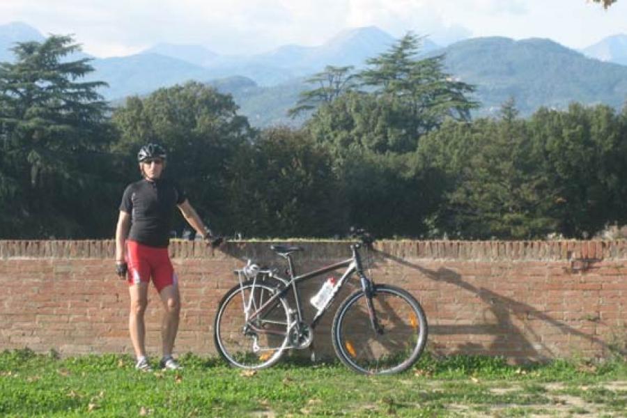 Our guest visiting Lucca during his travel trough Toscana