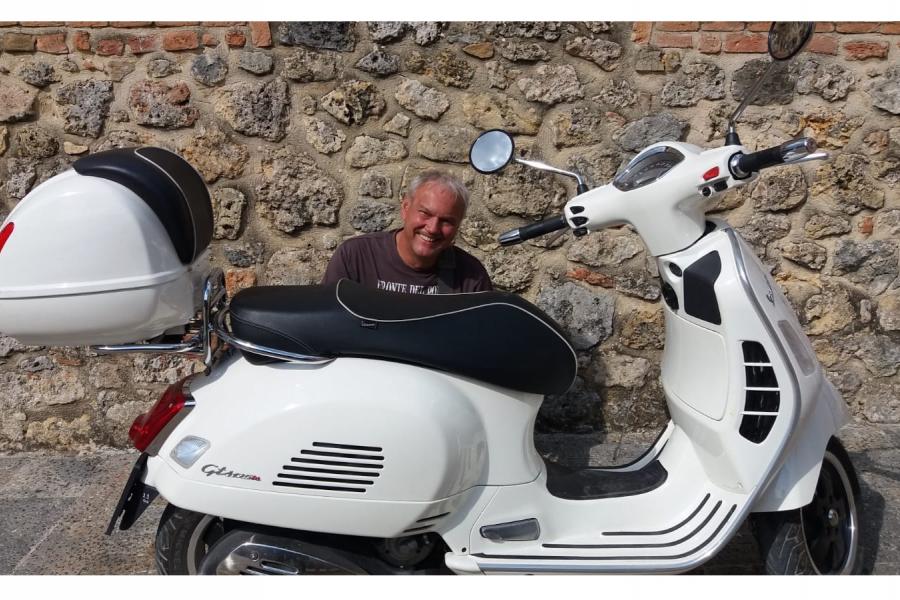 Jörg e Sabine dalla Germania mentre si gustano un giro estivo in Toscana