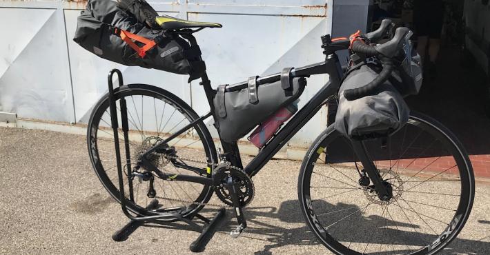 Il set di borse Ortlieb bikepaking è pienoe la nostra Gravel è pronta per un giro nelle campagne