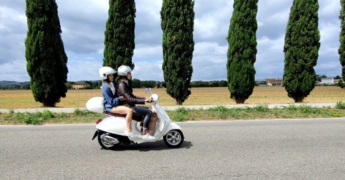 Johannes & girlfriend enjoying Toscana countryside